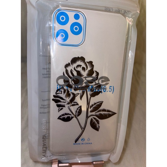 Black Rose Print iPhone 11 Pro Max Case 🖤 - Picture 9 of 17